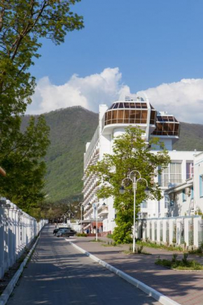 Cruise Hotel